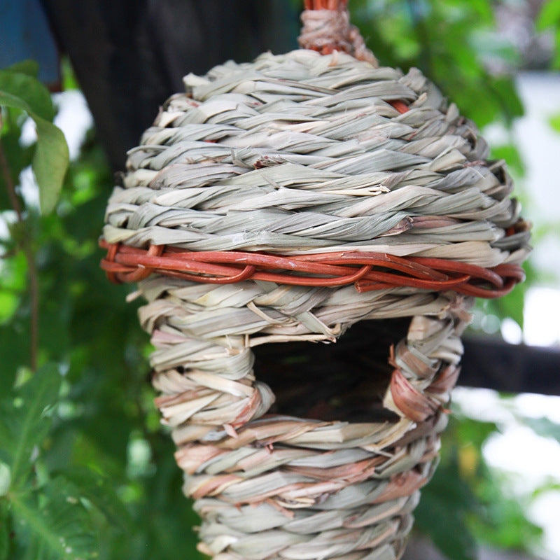 Handwoven Straw Bird?s Nest